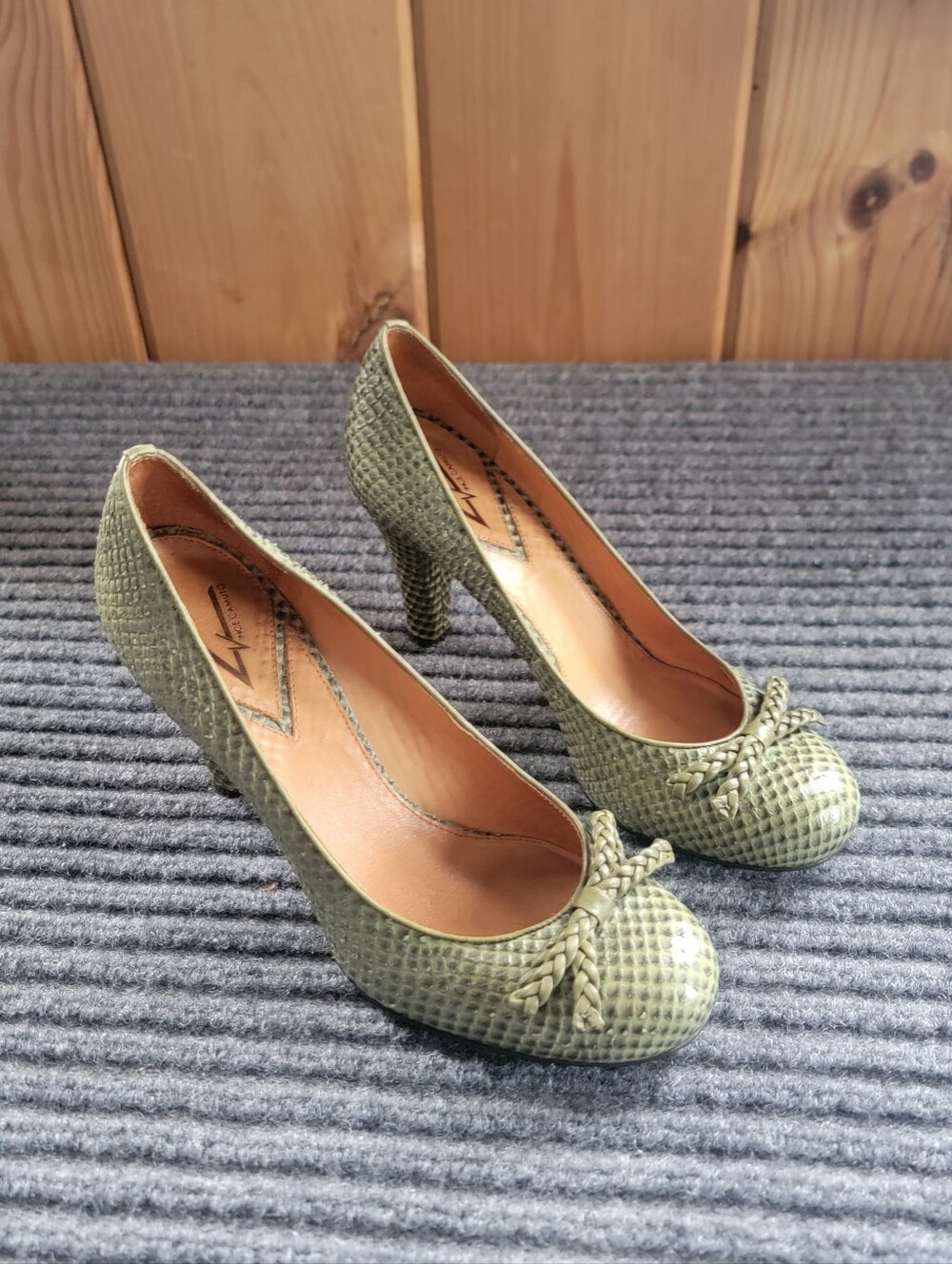 Vince Camuto Green Shoes Size 6.5